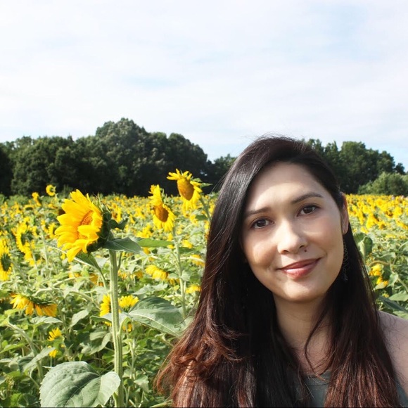 Meet your Posher, Erica - Picture 1 of 1